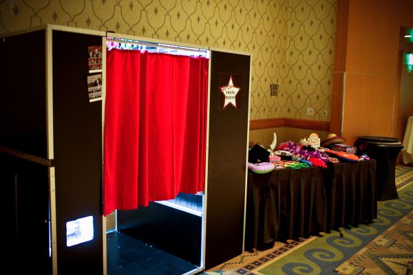 DIY wedding photo booth DIY wedding photo booth